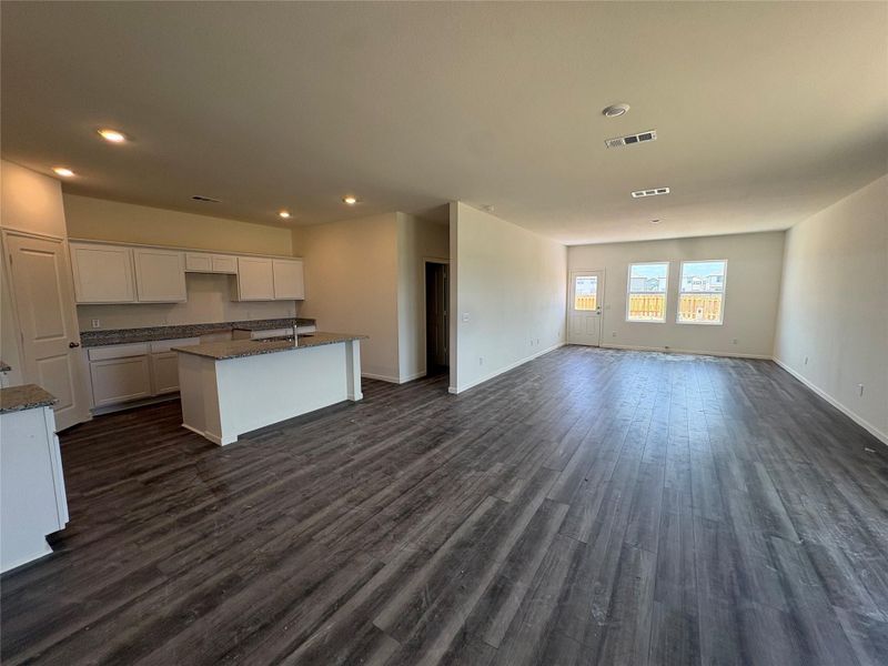 Spacious, unfurnished interior of a new home in Vacek Pointe, Richmond (Image 8). Spacious, unfurnished interior of a new home in Vacek Pointe, Richmond (Image 8).