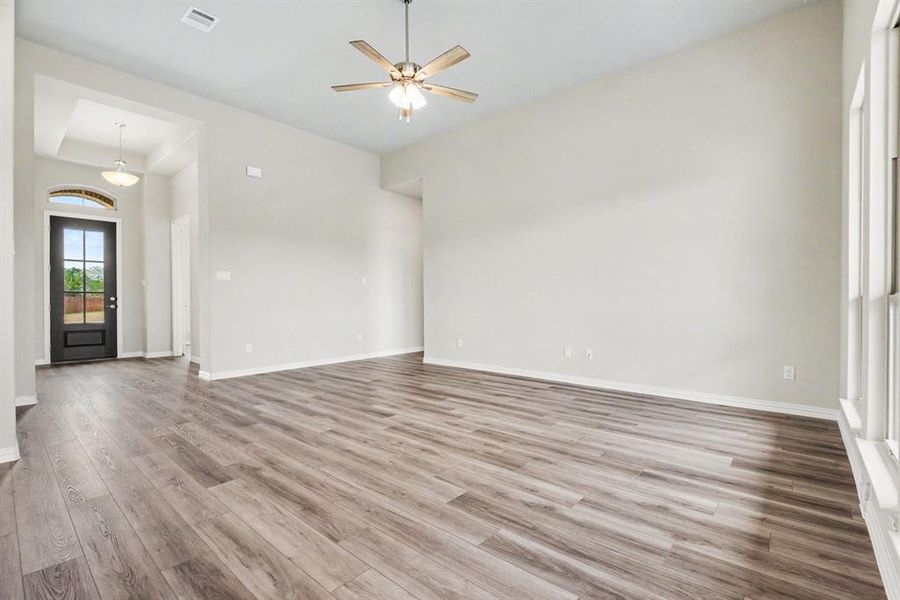 Spacious, unfurnished interior of a new home in Ten Mile Creek Estates, DeSoto (Image 13). Spacious, unfurnished interior of a new home in Ten Mile Creek Estates, DeSoto (Image 13).