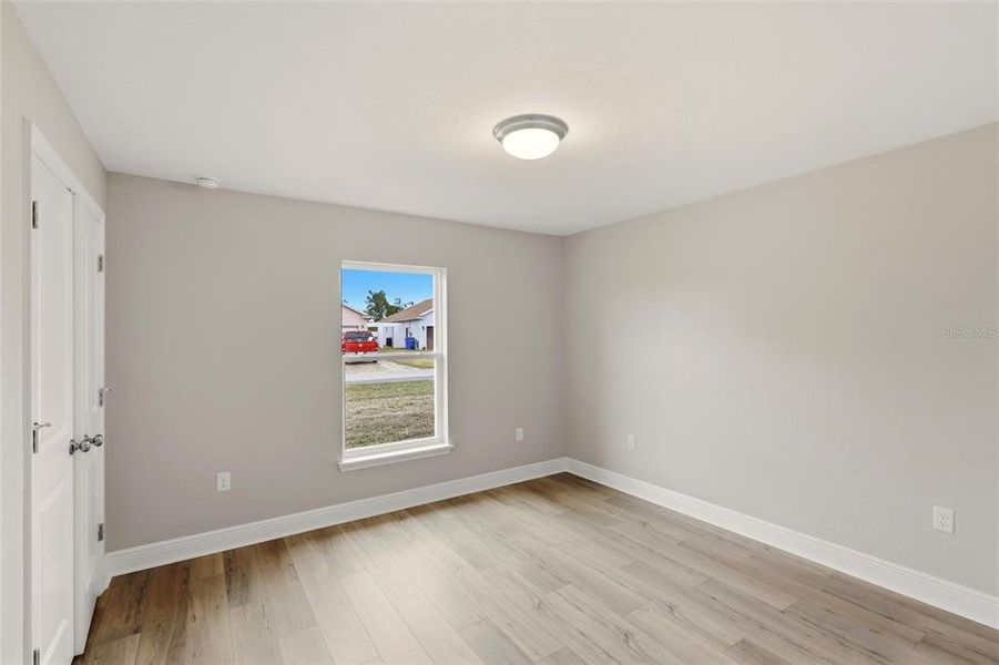 Spacious, unfurnished interior of a new home in , Sebring (Image 28).