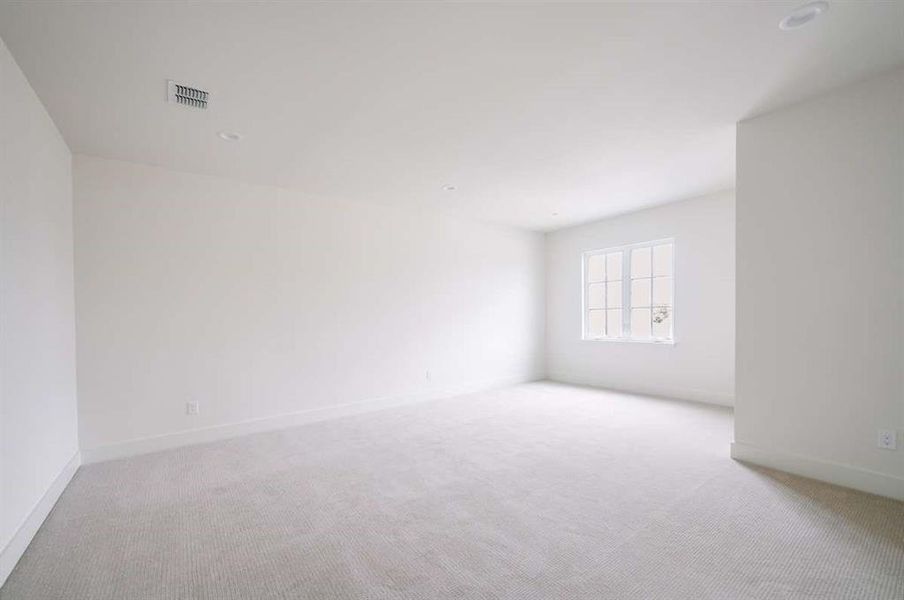 Spacious, unfurnished interior of a new home in , Aledo (Image 24).