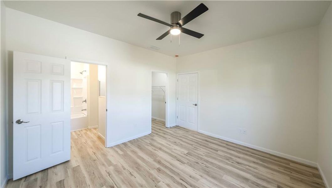 Spacious, unfurnished interior of a new home in , Carrollton (Image 30).