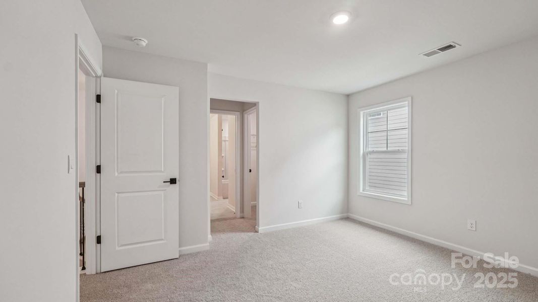 Spacious, unfurnished interior of a new home in Falls Cove, Troutman (Image 14).