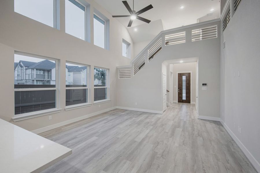 Spacious, unfurnished interior of a new home in Alsatian Oaks, Castroville (Image 15).
