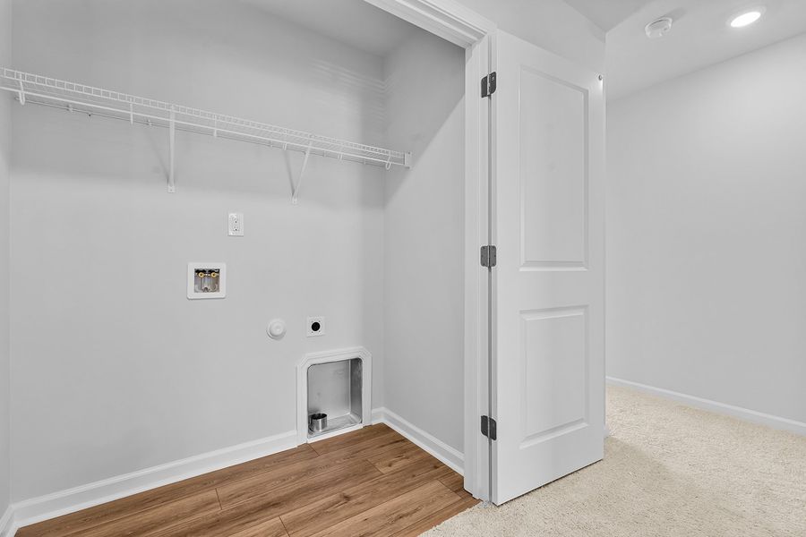 Spacious, unfurnished interior of a new home in Hanes Lake, Winston-Salem (Image 29).
