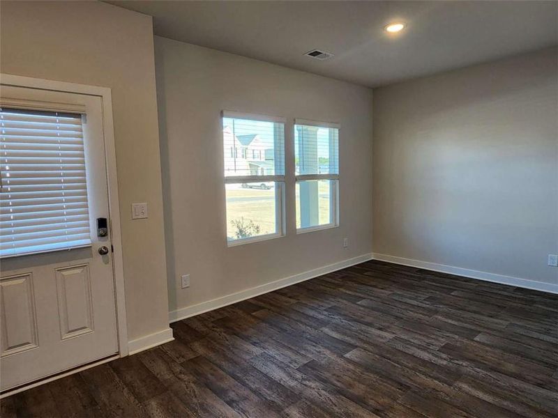 Spacious, unfurnished interior of a new home in Southern Hills, McDonough (Image 19).