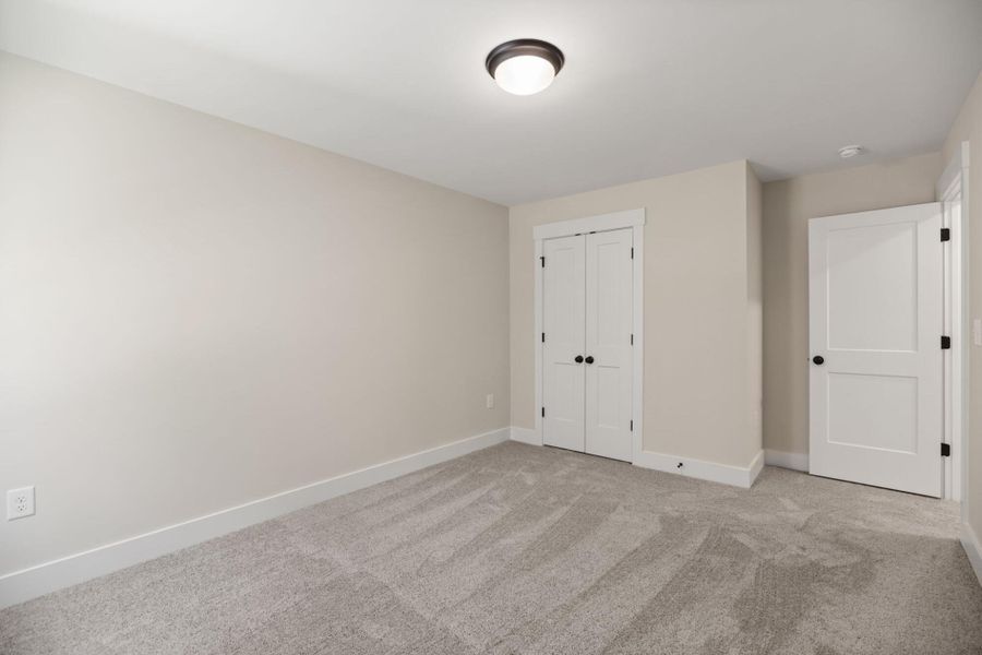 Spacious, unfurnished interior of a new home in Harbor Crossing, Greensboro (Image 31).