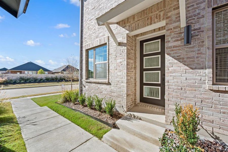 The private side entrance is the perfect place to welcome family and friends into your new dream home! The private side entrance is the perfect place to welcome family and friends into your new dream home!