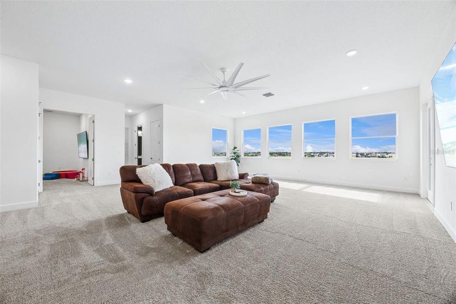 Furnished interior view inside a new home in , Winter Garden (Image 38).