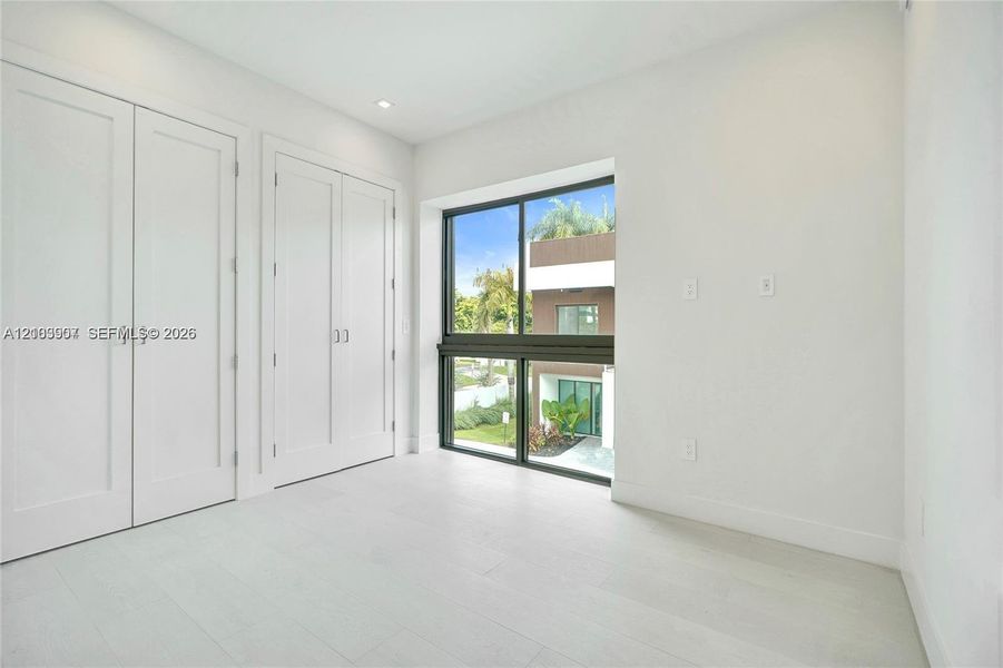 Spacious, unfurnished interior of a new home in , Dania Beach (Image 40).