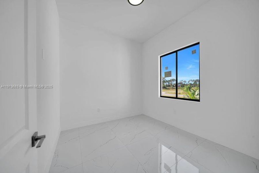 Spacious, unfurnished interior of a new home in , Lehigh Acres (Image 35).