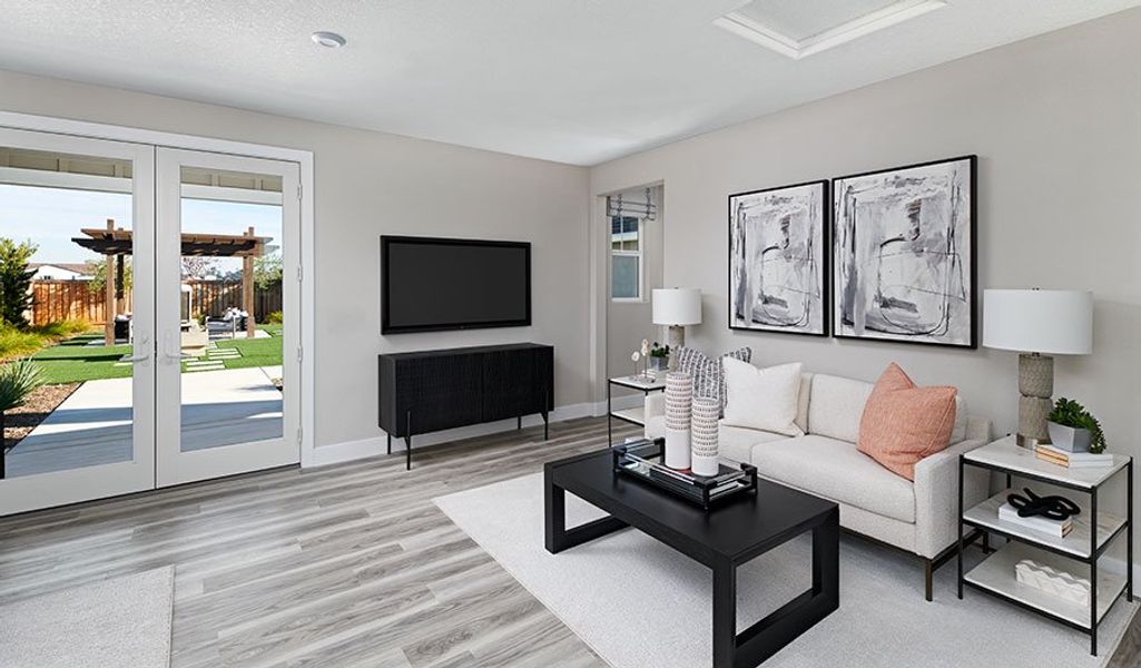 Sunstone-SAC-SeasonsAtMasonTrails living room