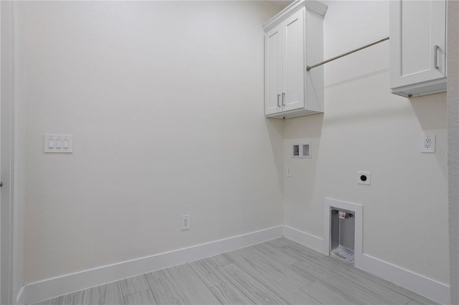 Spacious, unfurnished interior of a new home in , Eustis (Image 30).