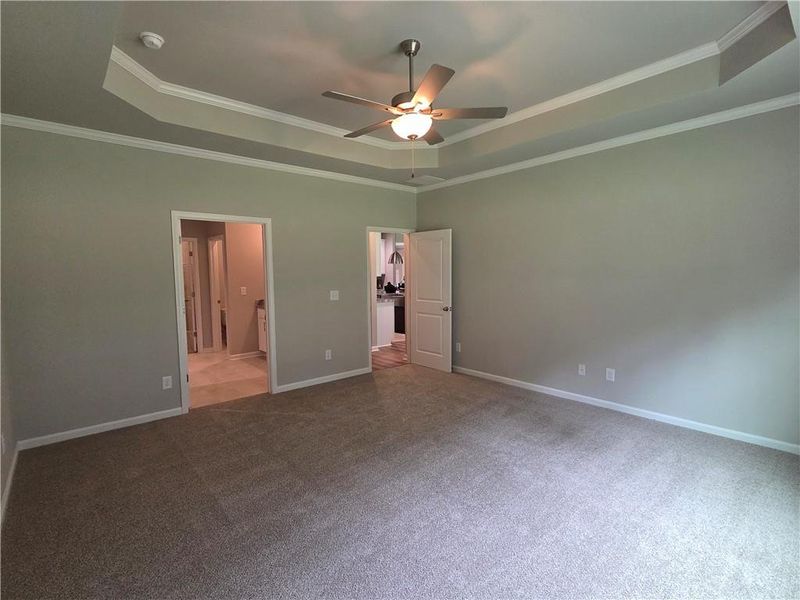 Spacious, unfurnished interior of a new home in , Bethlehem (Image 28).