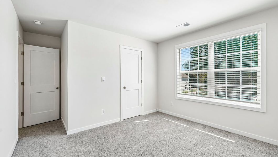 Spacious, unfurnished interior of a new home in Oak Grove Hill, Huntersville (Image 34).