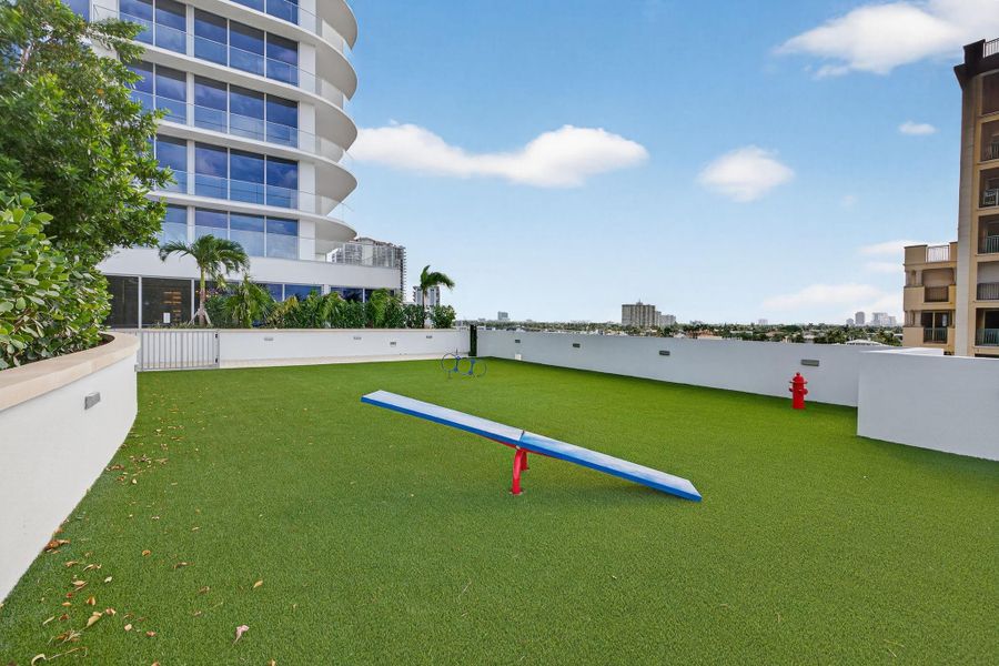 Community amenities in Selene Oceanfront Residences, Fort Lauderdale (Image 52).