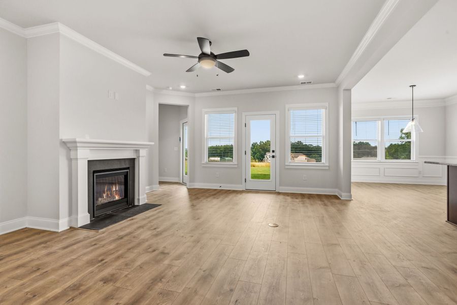 4br New Home in Seneca, SC.  - Slide 7