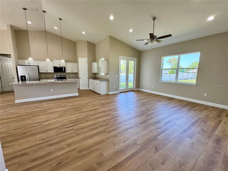 Spacious, unfurnished interior of a new home in , Ocala (Image 19).