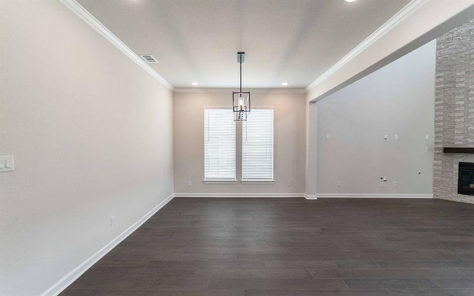 Spacious, unfurnished interior of a new home in Heath Golf & Yacht Club, Forney (Image 19).