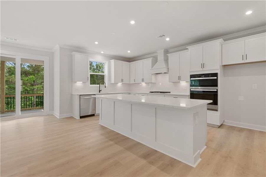 Furnished interior view inside a new home in Tiberon Woods, Cumming (Image 8).