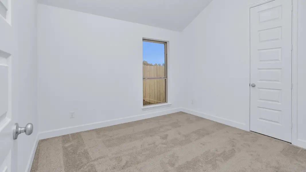 Spacious, unfurnished interior of a new home in Grand Central Park, Conroe (Image 18).