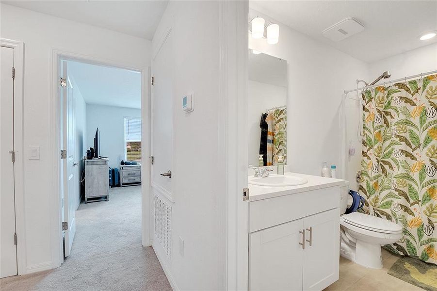 Furnished interior view inside a new home in , Kissimmee (Image 15).