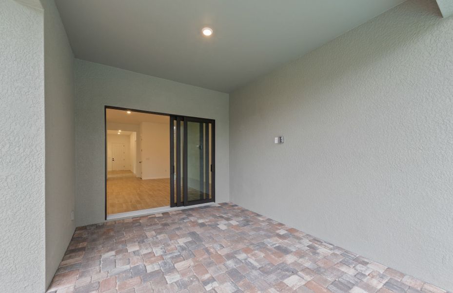 Exterior details and patio area of a home in Terreno, Naples (Image 22).