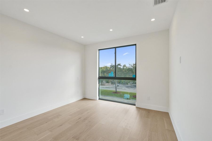 Spacious, unfurnished interior of a new home in , Fort Lauderdale (Image 80). Spacious, unfurnished interior of a new home in , Fort Lauderdale (Image 80).