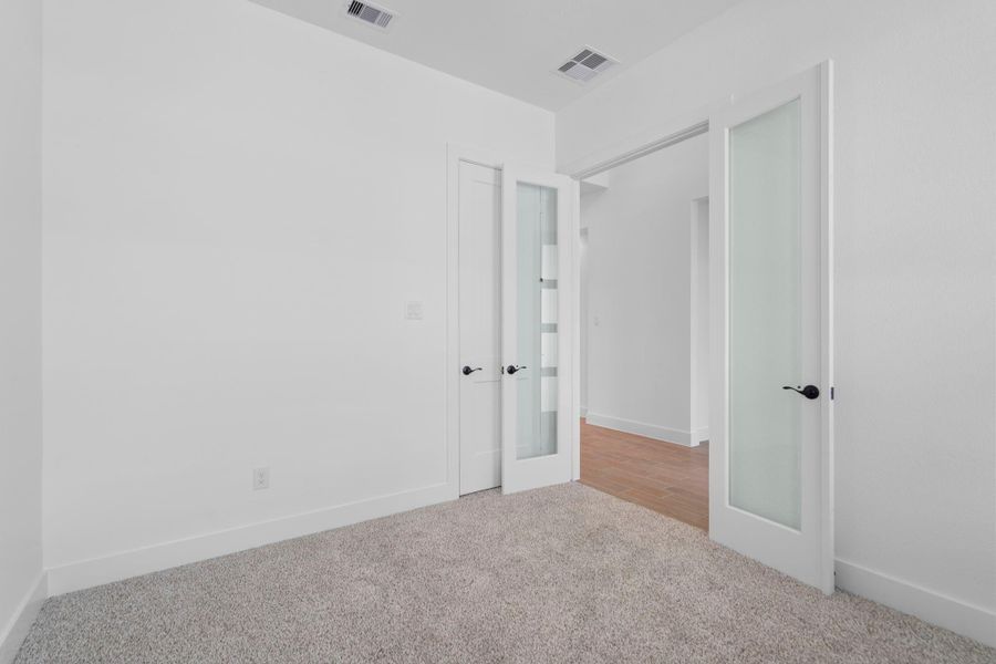 Spacious, unfurnished interior of a new home in Riceland, Mont Belvieu (Image 22).