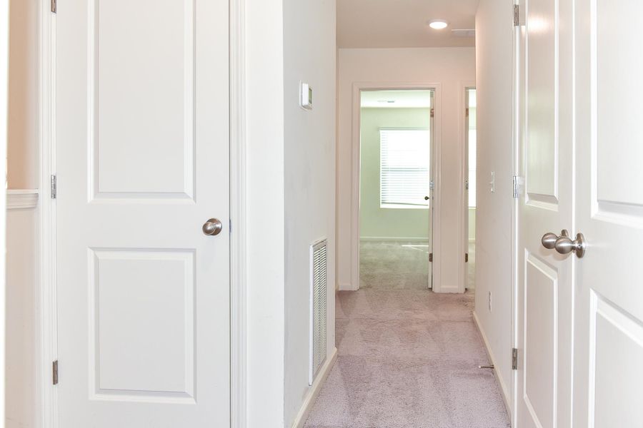 Spacious, unfurnished interior of a new home in , Summerville (Image 24).