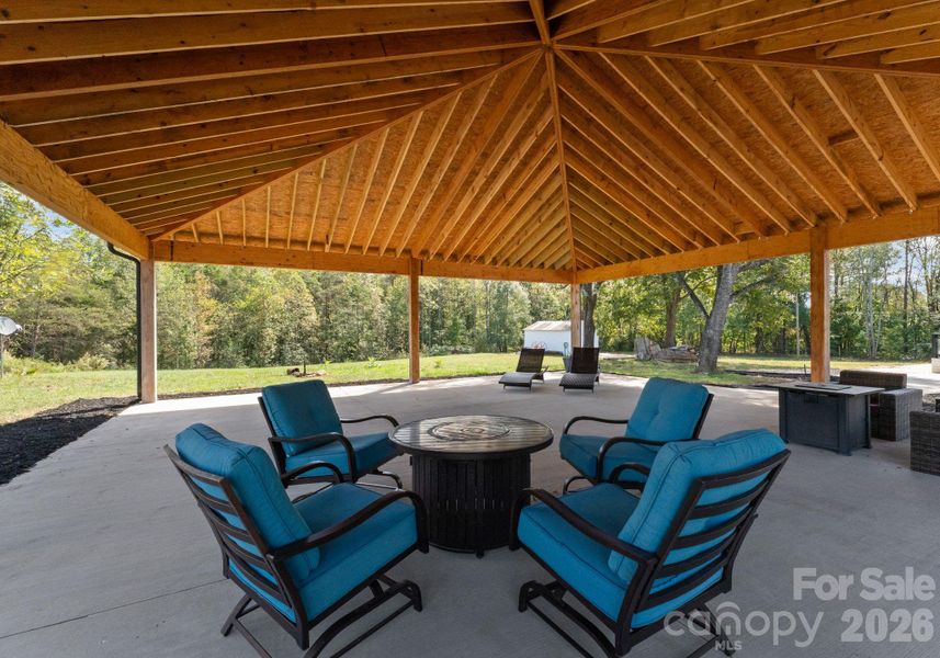 Community amenities in , Statesville (Image 38).