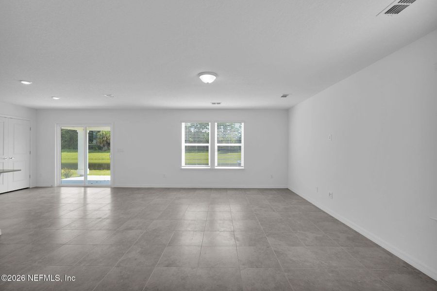 Spacious, unfurnished interior of a new home in Wells Landing, Jacksonville (Image 23).