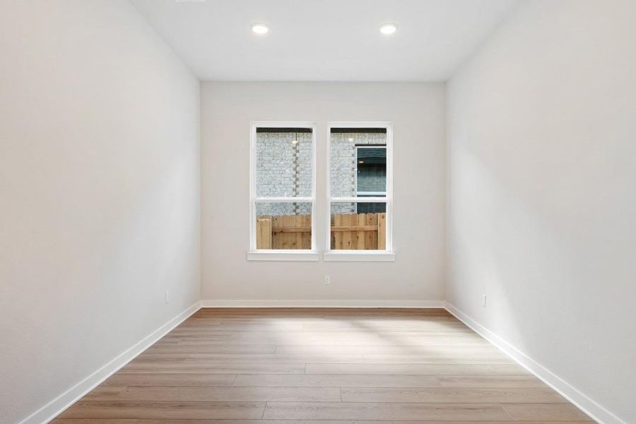 Spacious, unfurnished interior of a new home in Lariat, Liberty Hill (Image 33).