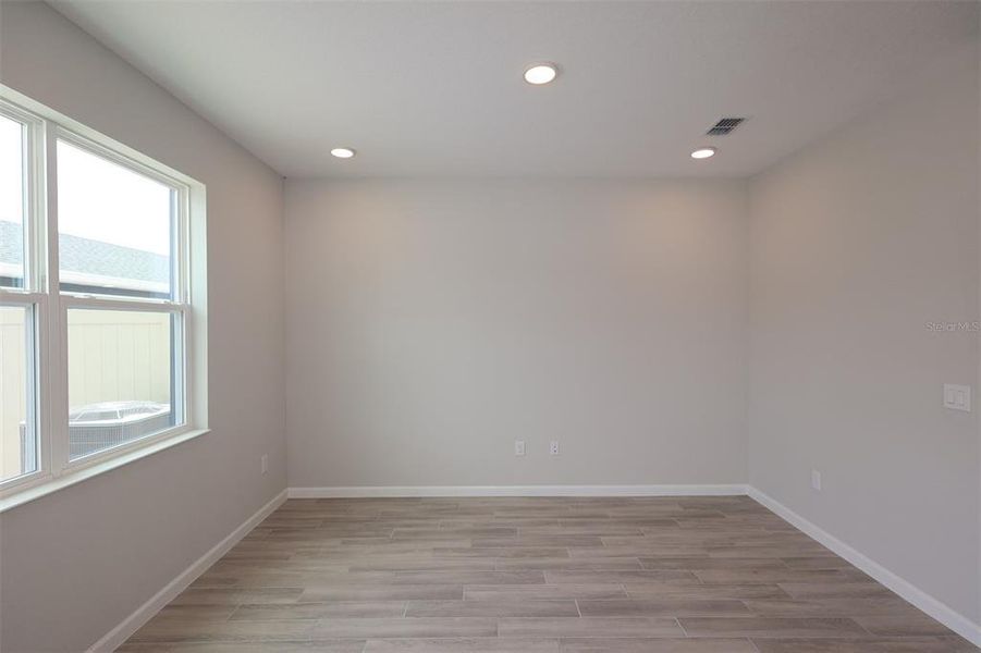 Spacious, unfurnished interior of a new home in Center Lake on the Park, St. Cloud (Image 14).