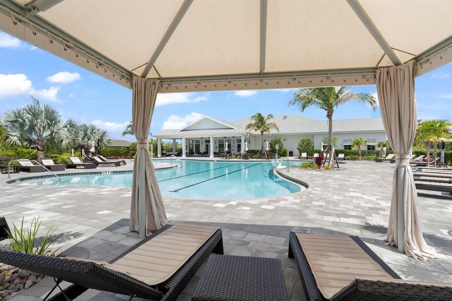 Community amenities in , Port Charlotte (Image 70).
