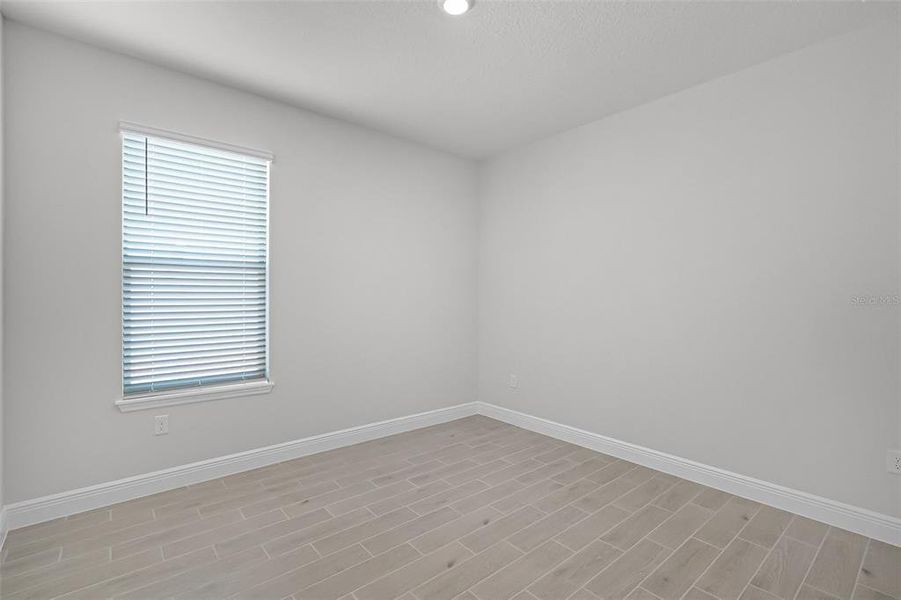 Spacious, unfurnished interior of a new home in Waterleigh, Winter Garden (Image 42). Spacious, unfurnished interior of a new home in Waterleigh, Winter Garden (Image 42).