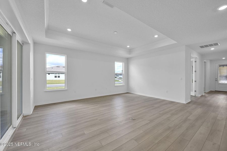 Spacious, unfurnished interior of a new home in Del Webb Nocatee, Ponte Vedra (Image 27).