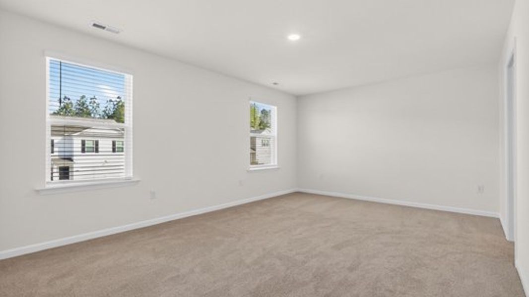 Spacious, unfurnished interior of a new home in Laurel Oaks, Sanford (Image 17).