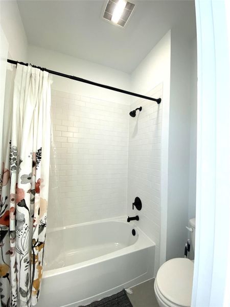 Furnished interior view inside a new home in Centennial Oaks, Santa Fe (Image 30).