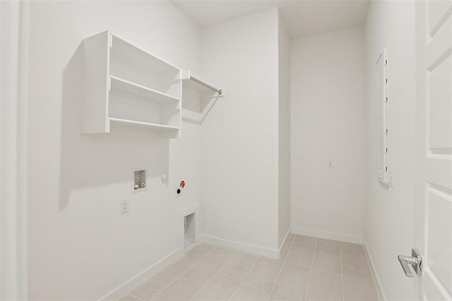 Spacious, unfurnished interior of a new home in Painted Tree, McKinney (Image 21). Spacious, unfurnished interior of a new home in Painted Tree, McKinney (Image 21).