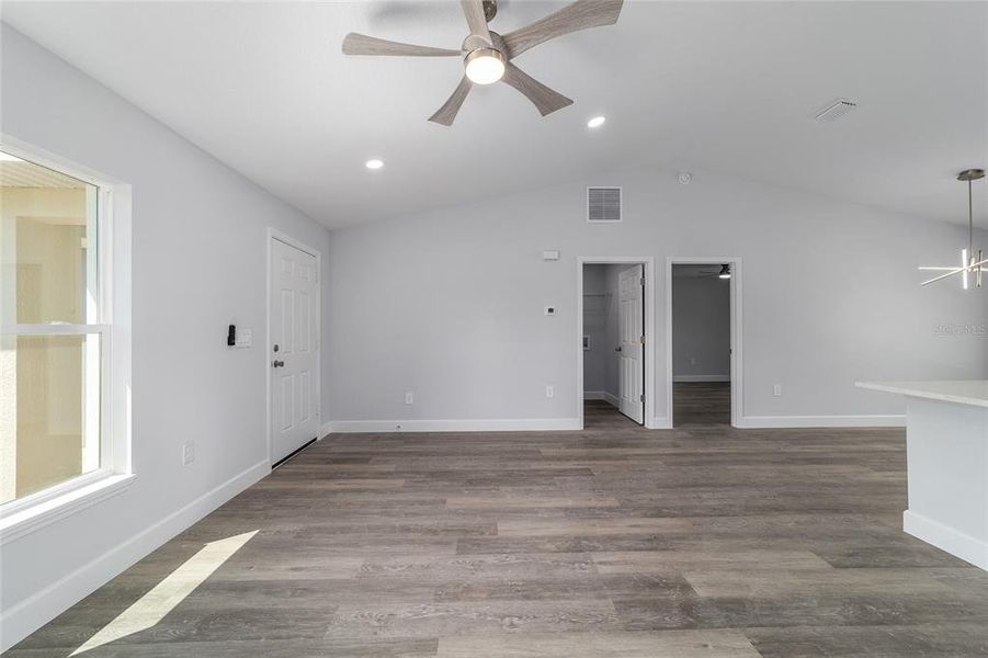 Spacious, unfurnished interior of a new home in , Dunnellon (Image 27).
