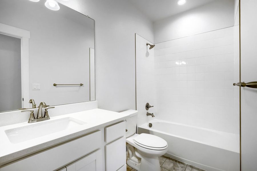 2071 Dusk Court - Full Bathroom 2071 Dusk Court - Full Bathroom