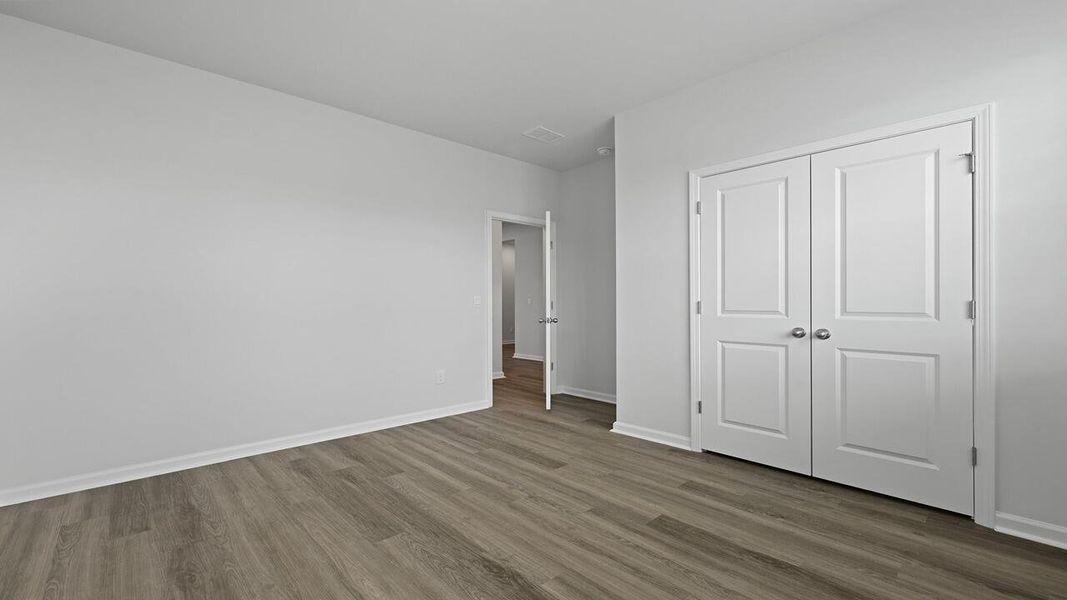 Spacious, unfurnished interior of a new home in Carolina Groves, Moncks Corner (Image 16).