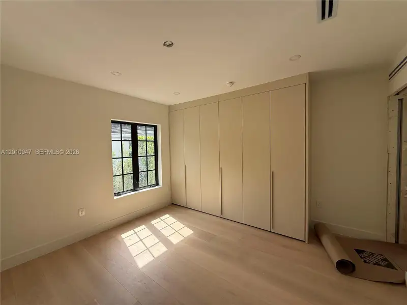 Image 7 of a home in .