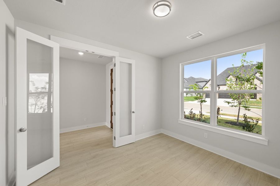 Spacious, unfurnished interior of a new home in Wildflower Ranch, Fort Worth (Image 19).
