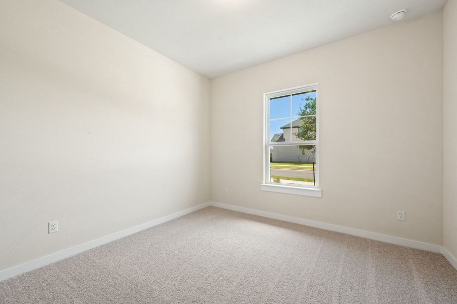 Spacious, unfurnished interior of a new home in Wolf Ranch, Georgetown (Image 39).