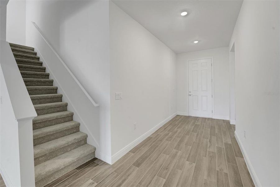 Spacious, unfurnished interior of a new home in Angeline, Land O' Lakes (Image 16).