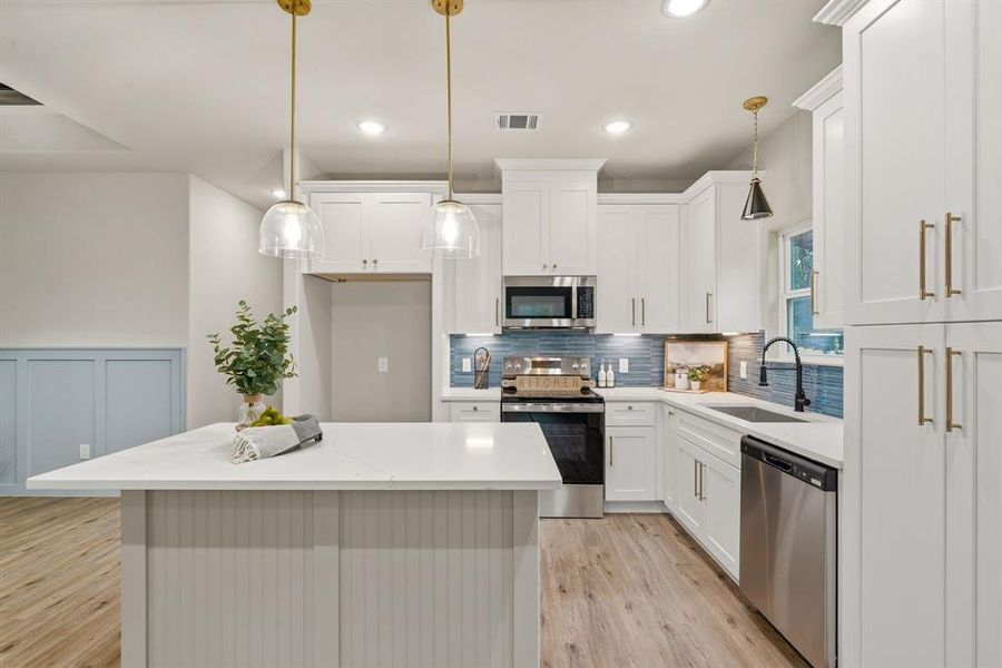 Furnished interior view inside a new home in , Granbury (Image 12).
