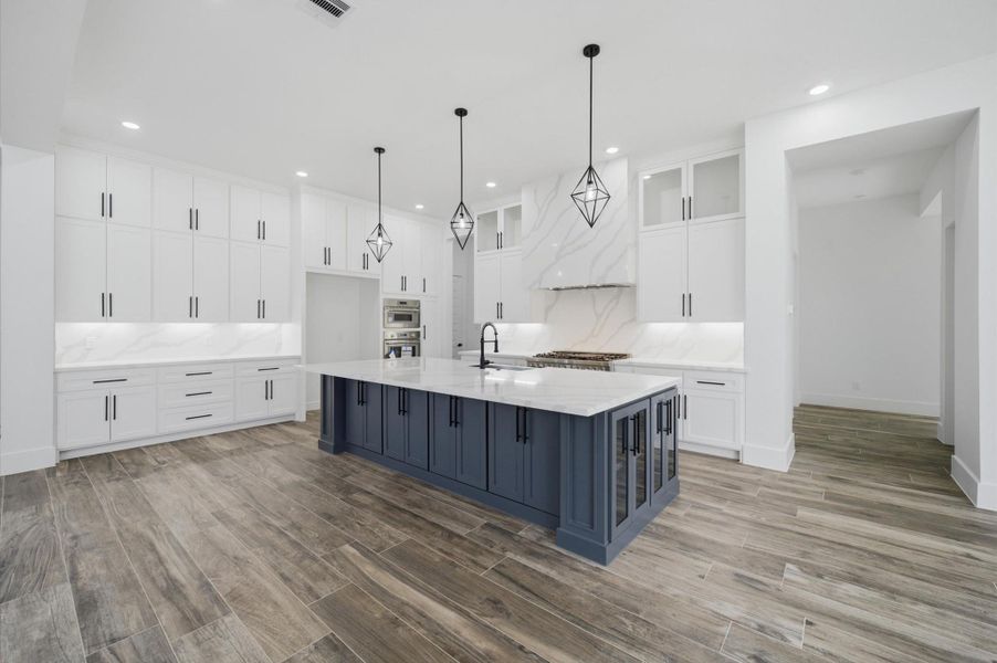 KITCHEN AREA     14X17