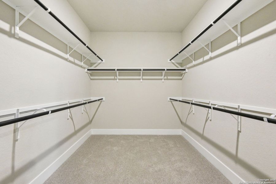 Spacious, unfurnished interior of a new home in Carmel Ranch, Schertz (Image 17).