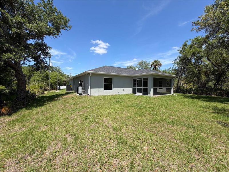 Exterior details and patio area of a home in , North Port (Image 3).